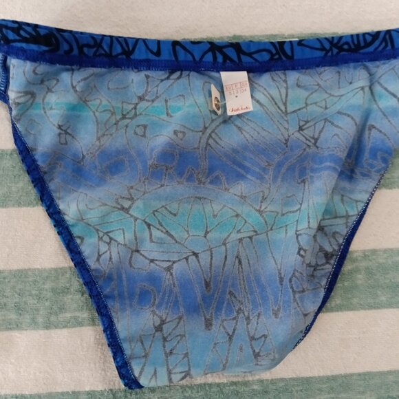 NWT, VINTAGE "VALCLUB" 2" SWIM BRIEF, Size "M" (32'-34"), BLACK/BLUE PATTERN - Picture 8 of 9